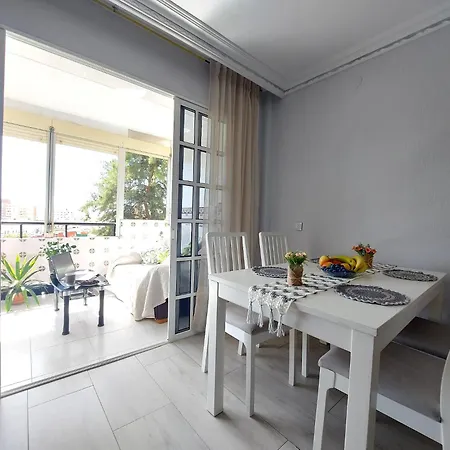 Habitacion Privada A 15 Min De La Playa/piso Huelva
